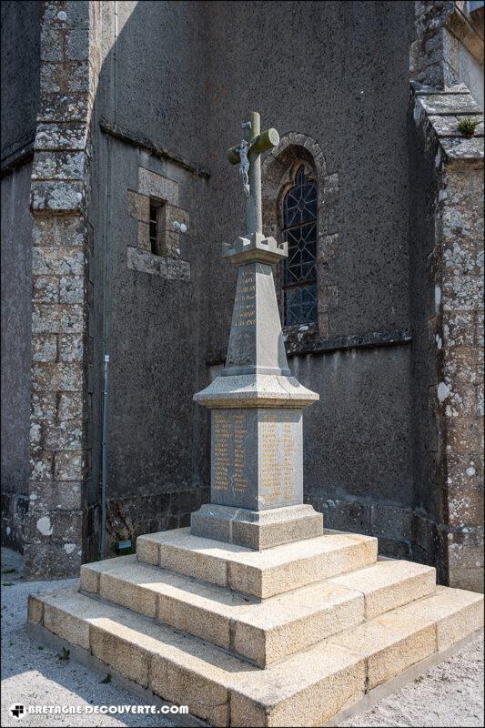 Le monument aux morts de la commune de Guiler-sur-Goyen dans le Finistère.